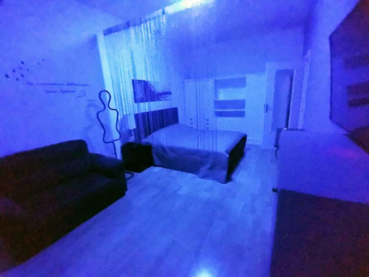 Appartamento Con Terrazzo Zona Ospedale Civile เบรเชีย ภายนอก รูปภาพ